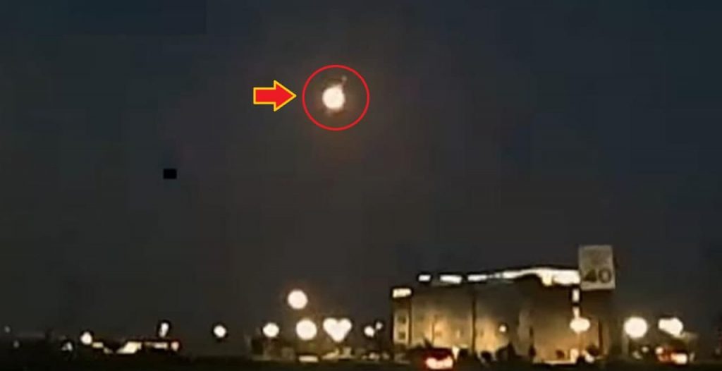 ដុំបាល់ភ្លើងផ្ទុះឆេះពីលើរដ្ឋ Texas និងបង្កការភ្ញាក់ផ្អើល, មនុស្សរាប់រយនាក់ រាយការណ៍ថាបានឃើញ (មានវីដេអូ) ដុំបាល់ភ្លើងផ្ទុះឆេះពីលើរដ្ឋ Texas និងបង្កការភ្ញាក់ផ្អើល, មនុស្សរាប់រយនាក់ រាយការណ៍ថាបានឃើញ (មានវីដេអូ)