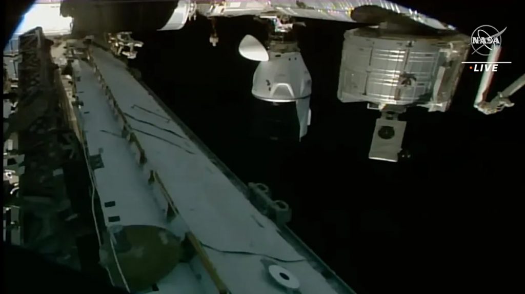 យាន Crew Dragon ផ្ទុកអវកាសយានិកអន្តរជាតិ៤រូបចូលចតនៅ ISS ដោយជោគជ័យ (មានវីដេអូ) យាន Crew Dragon ផ្ទុកអវកាសយានិកអន្តរជាតិ៤រូបចូលចតនៅ ISS ដោយជោគជ័យ (មានវីដេអូ)