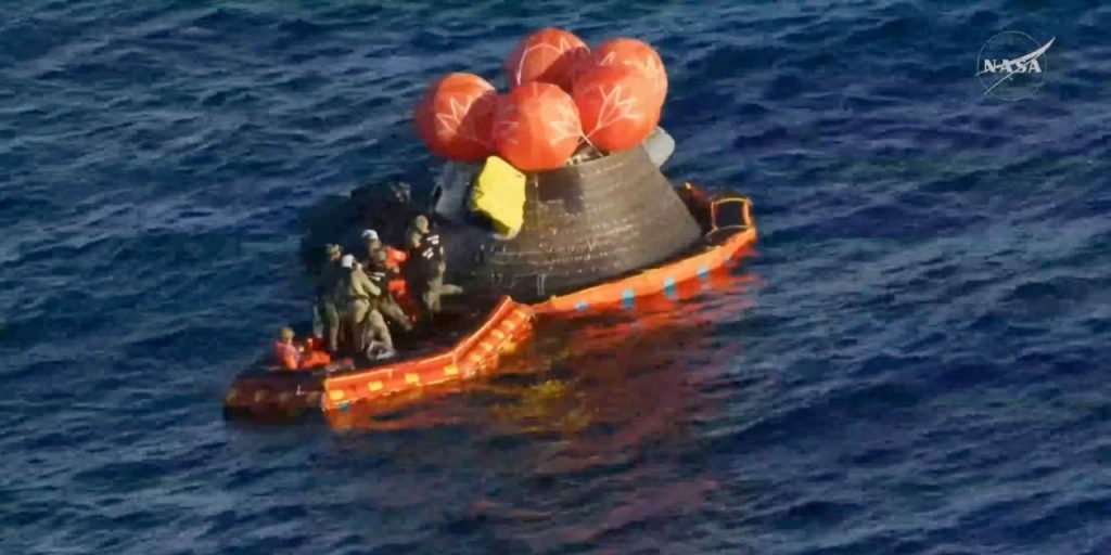 តើយាន Orion ផ្ទុកអវកាសយានិកទាំង៤រូបនៃ Artemis II ចុះចតវិញដូចម្តេច? (យល់ដឹង) តើយាន Orion ផ្ទុកអវកាសយានិកទាំង៤រូបនៃ Artemis II ចុះចតវិញដូចម្តេច? (យល់ដឹង)